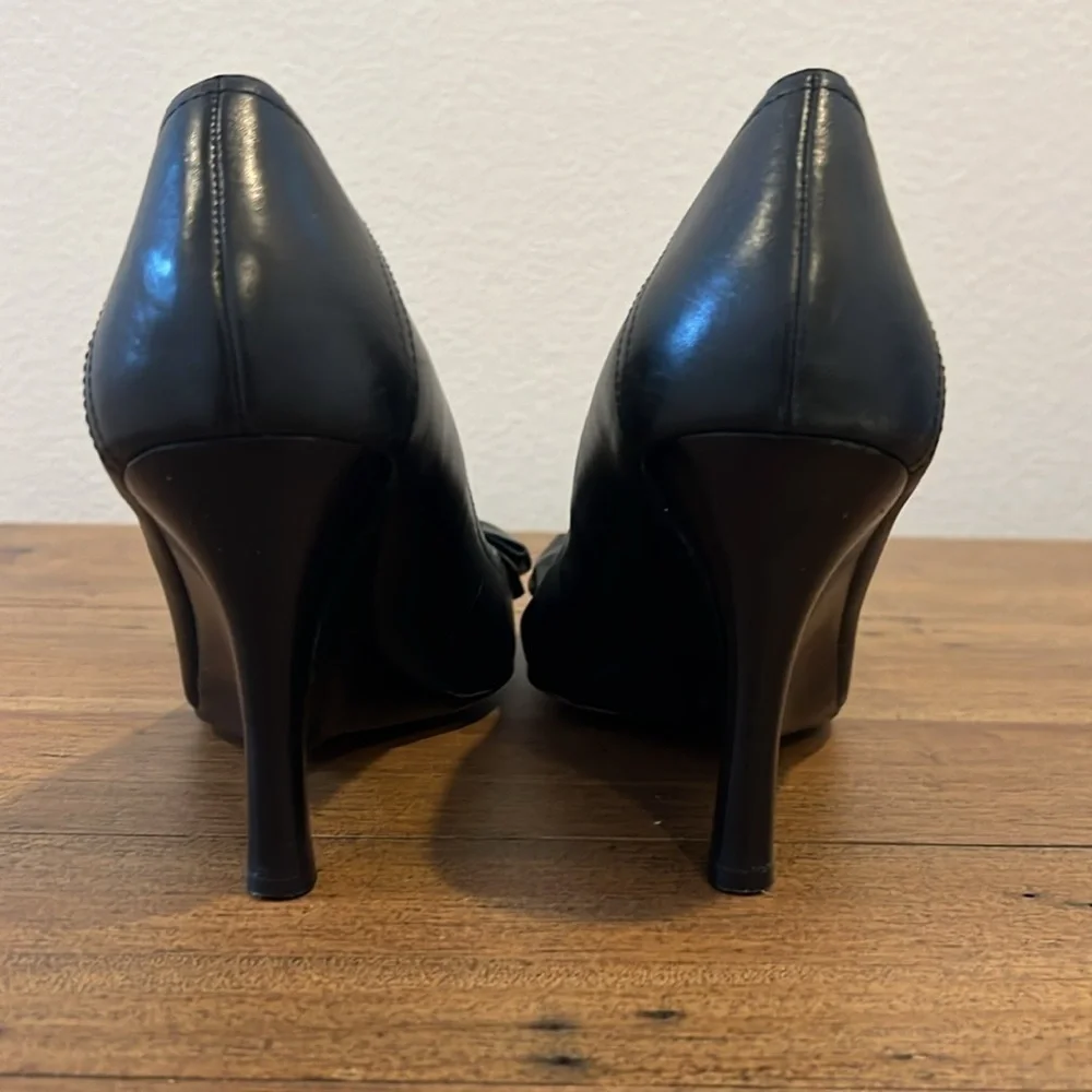 Guess pillow peep toe leather wedge 7.5